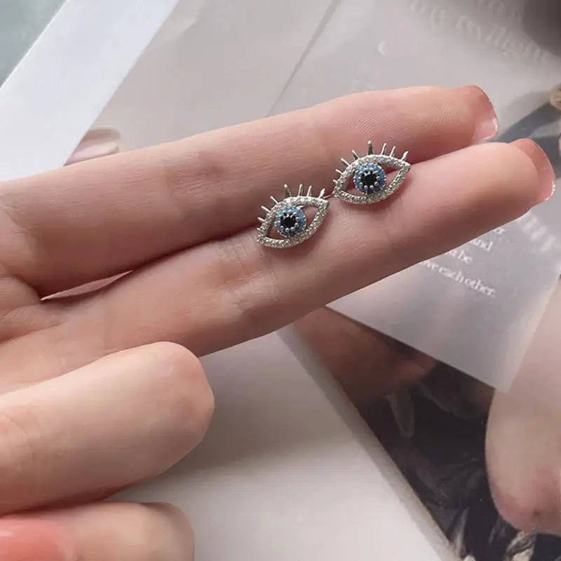 YILUOCD 925 Sterling Silver Zircone Blu Evil Eye Orecchini con perno per le donne Semplice Demon Eyes Piercing Gioielli Regalo di Capodanno