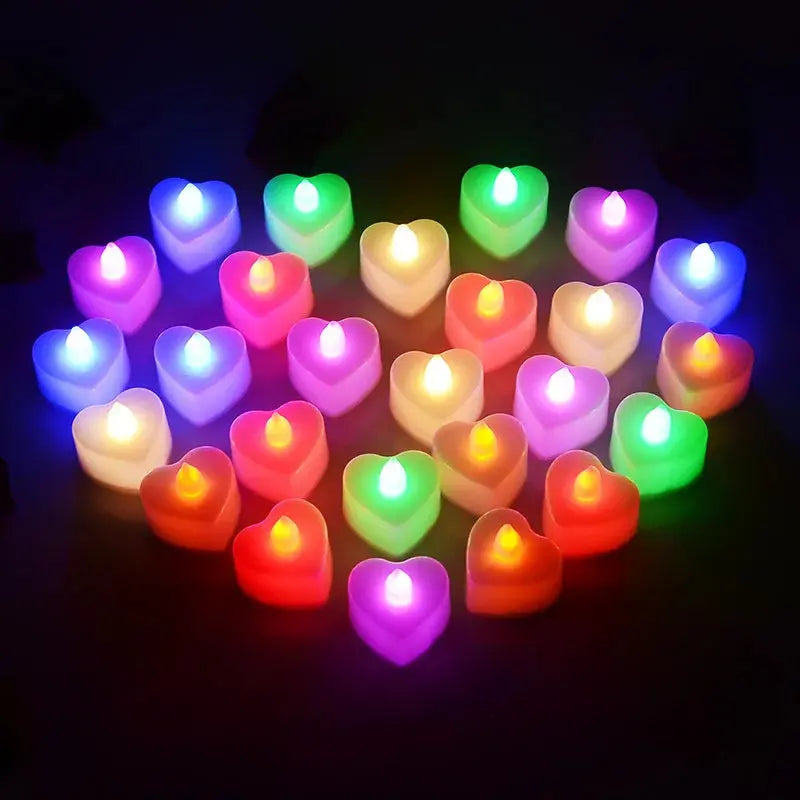 Candela a led senza fiamma per la decorazione domestica della festa di Natale Candele tealight elettroniche a forma di cuore alimentate a batteria